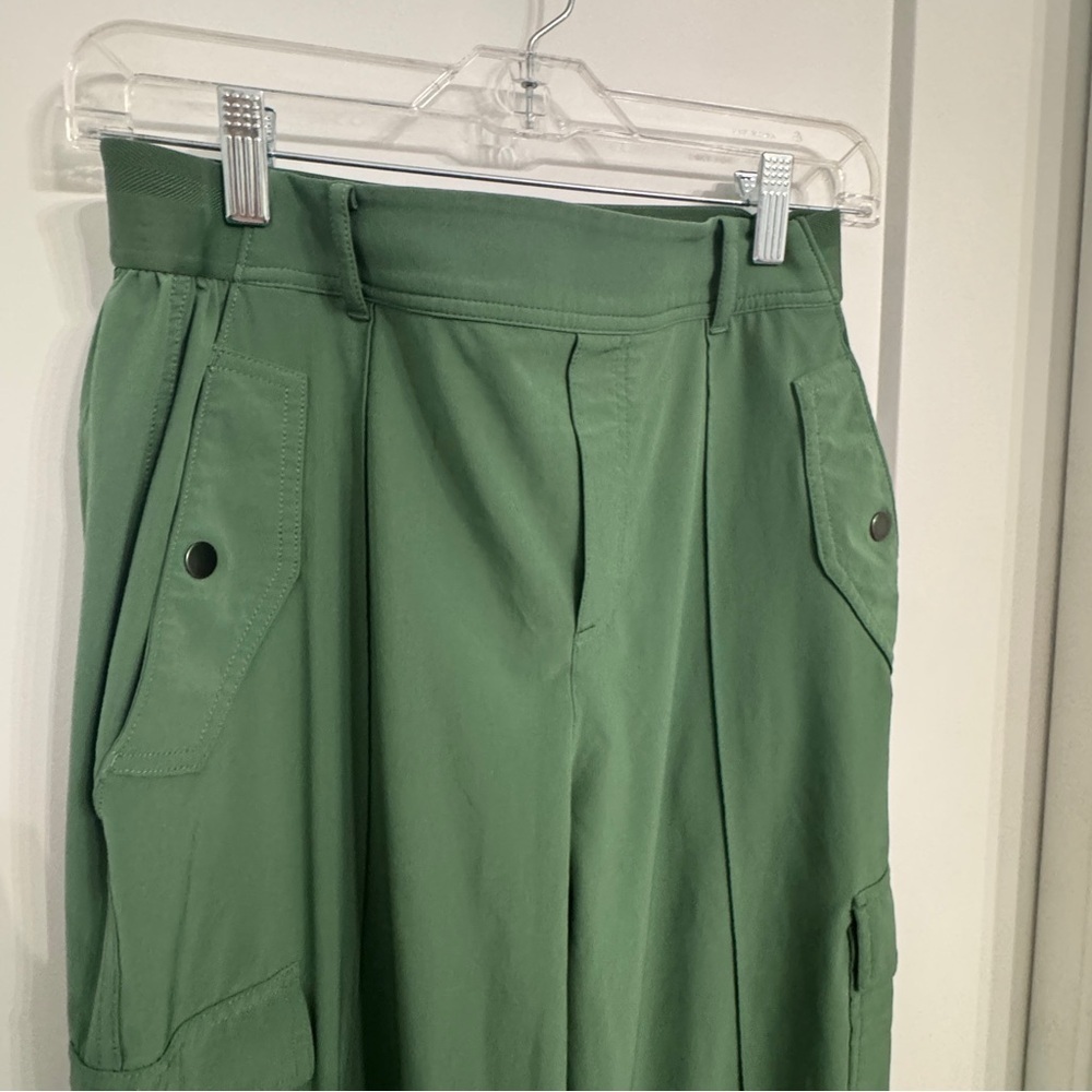Athleta Women’s Vienna Cargo Pant Size 8 Vineyard Green Performance-Stretch - Picture 7 of 12